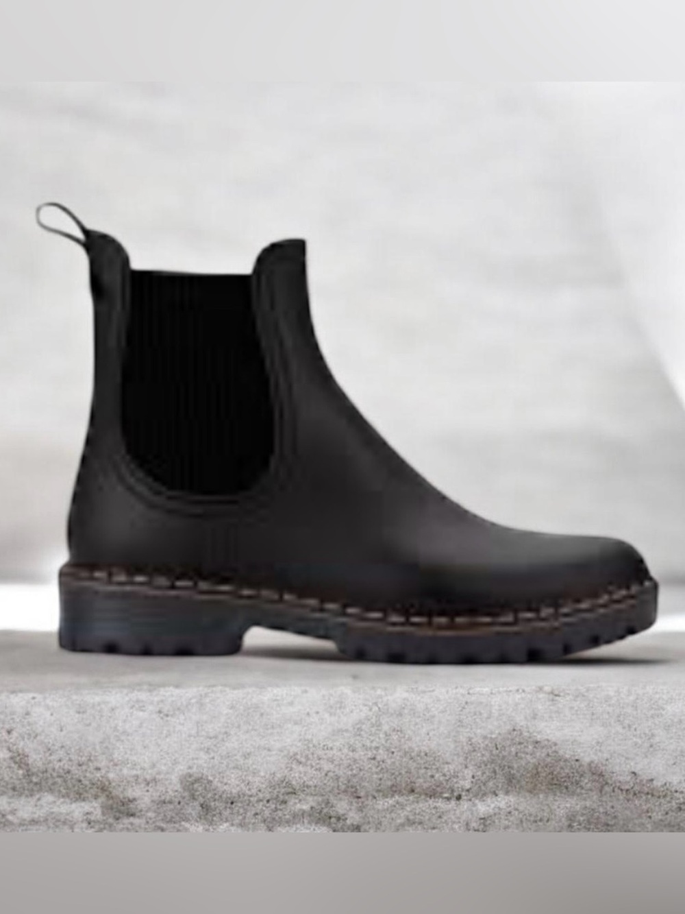 IGOR Women’s Black Rain boot Sleek Slip-On Design Size 41 Like New